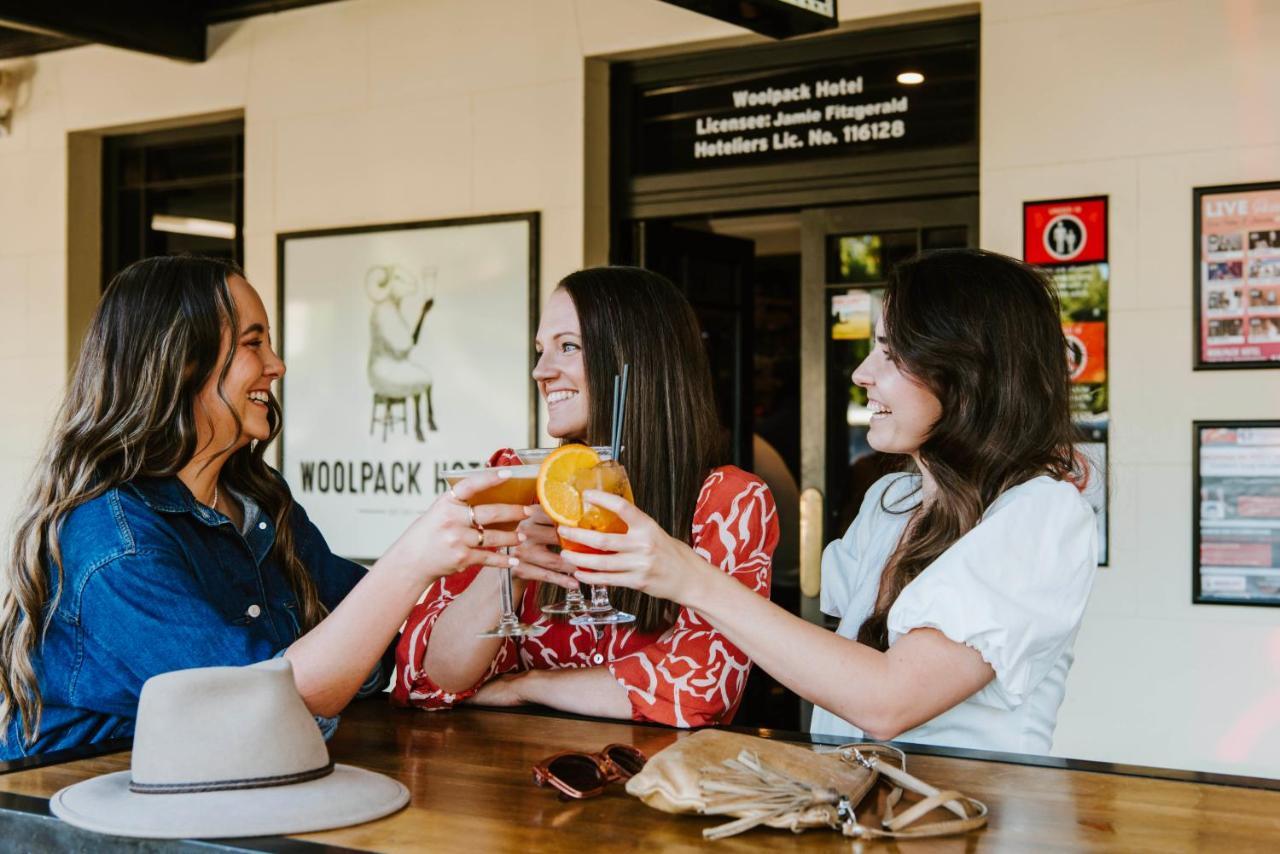 The Woolpack Hotel Mudgee Ngoại thất bức ảnh
